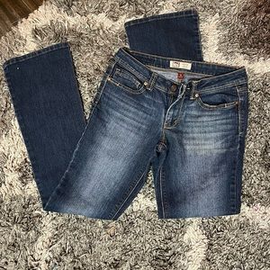 2 for 30$ SALE ON JEANS!! just like two or more and I’ll make you a bundle!!